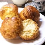 モーニングトンクレセント東京　イギリス家庭スタイルのスコーン　上　3つ　断面