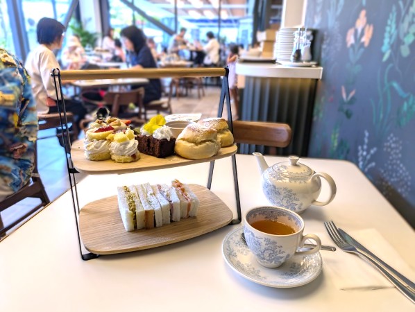 大阪関西万博　アフタヌーンティーの全体像　客席側