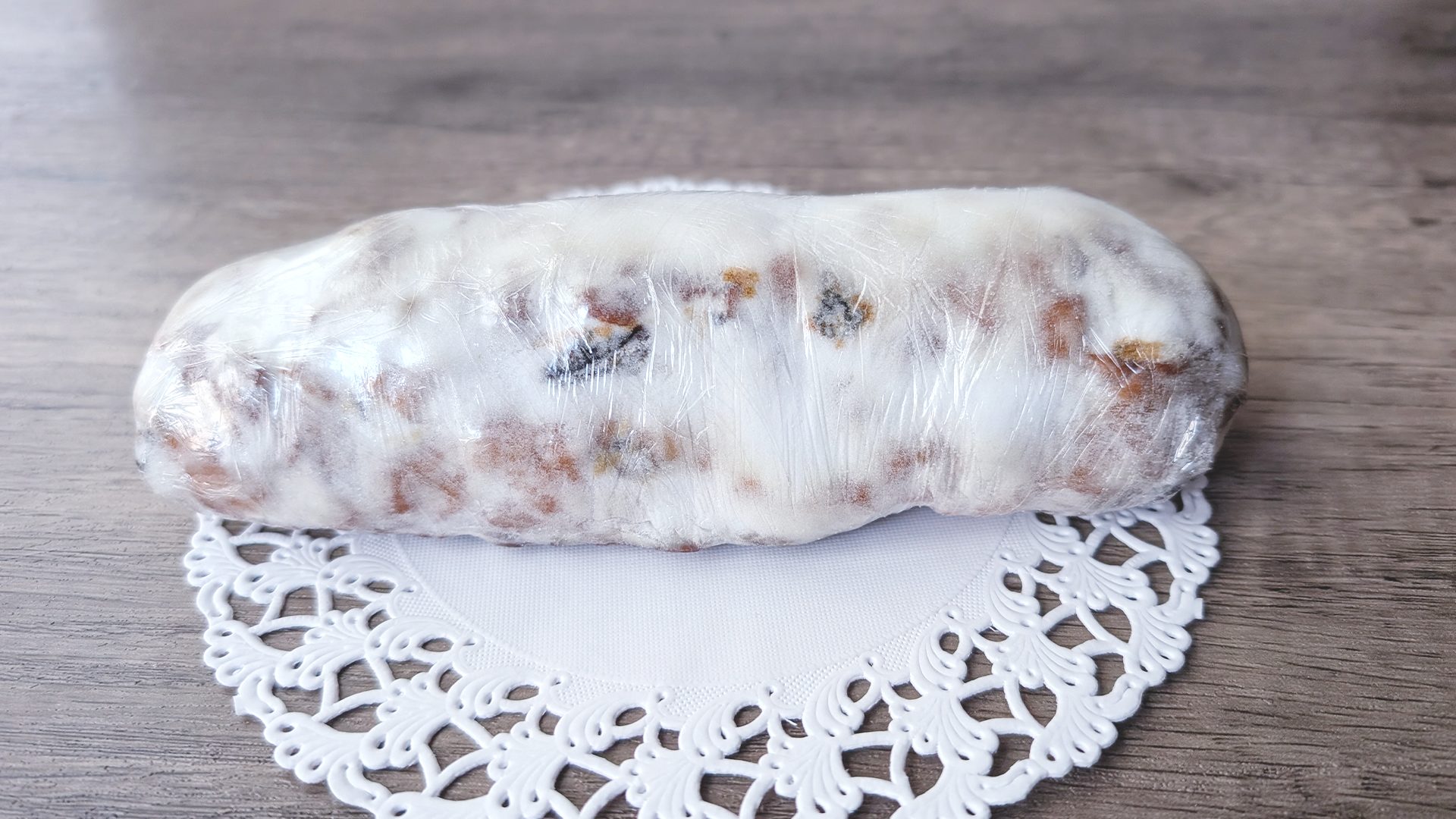 ポール　PAUL　シュトーレン　本体　全体像